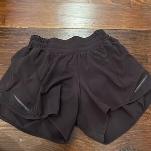 black lululemon hotty hot shorts size 2